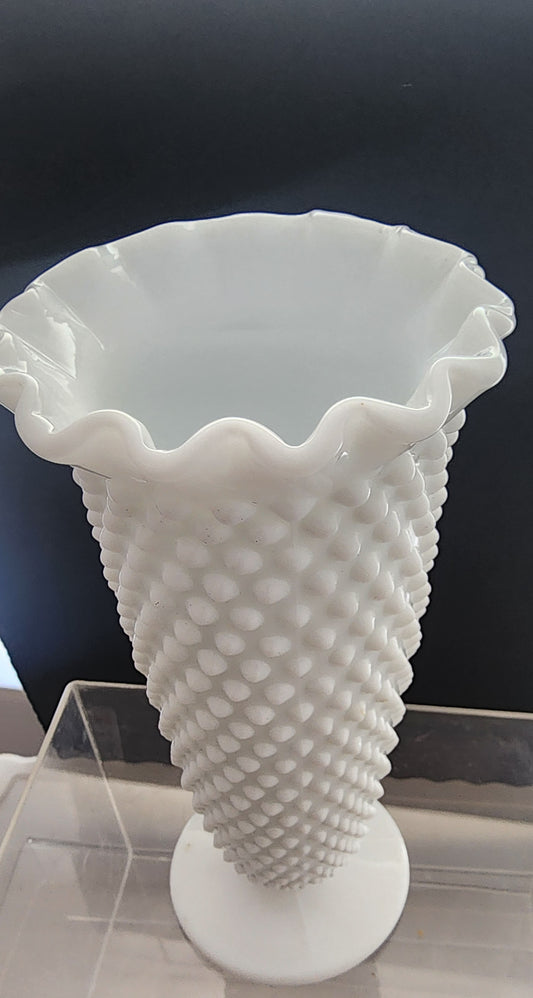 L.E Smith milk Glass HOBNAIL ruffled edge vase