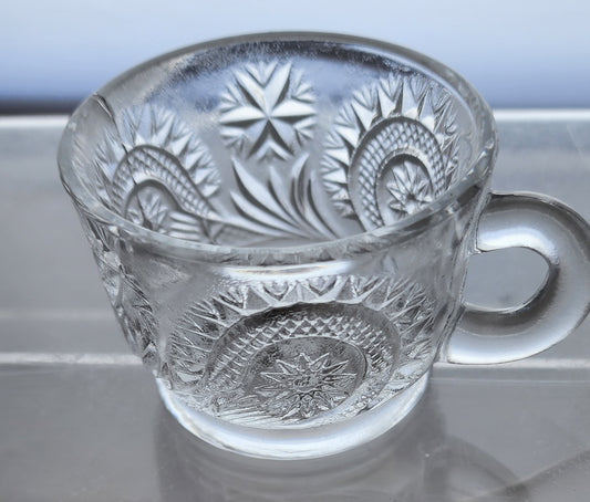 L E Smith Glass buzzstar punch cup set of 4 pieces