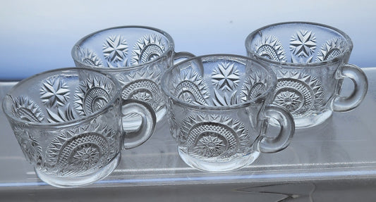 L E Smith Glass buzzstar punch cup set of 4 pieces