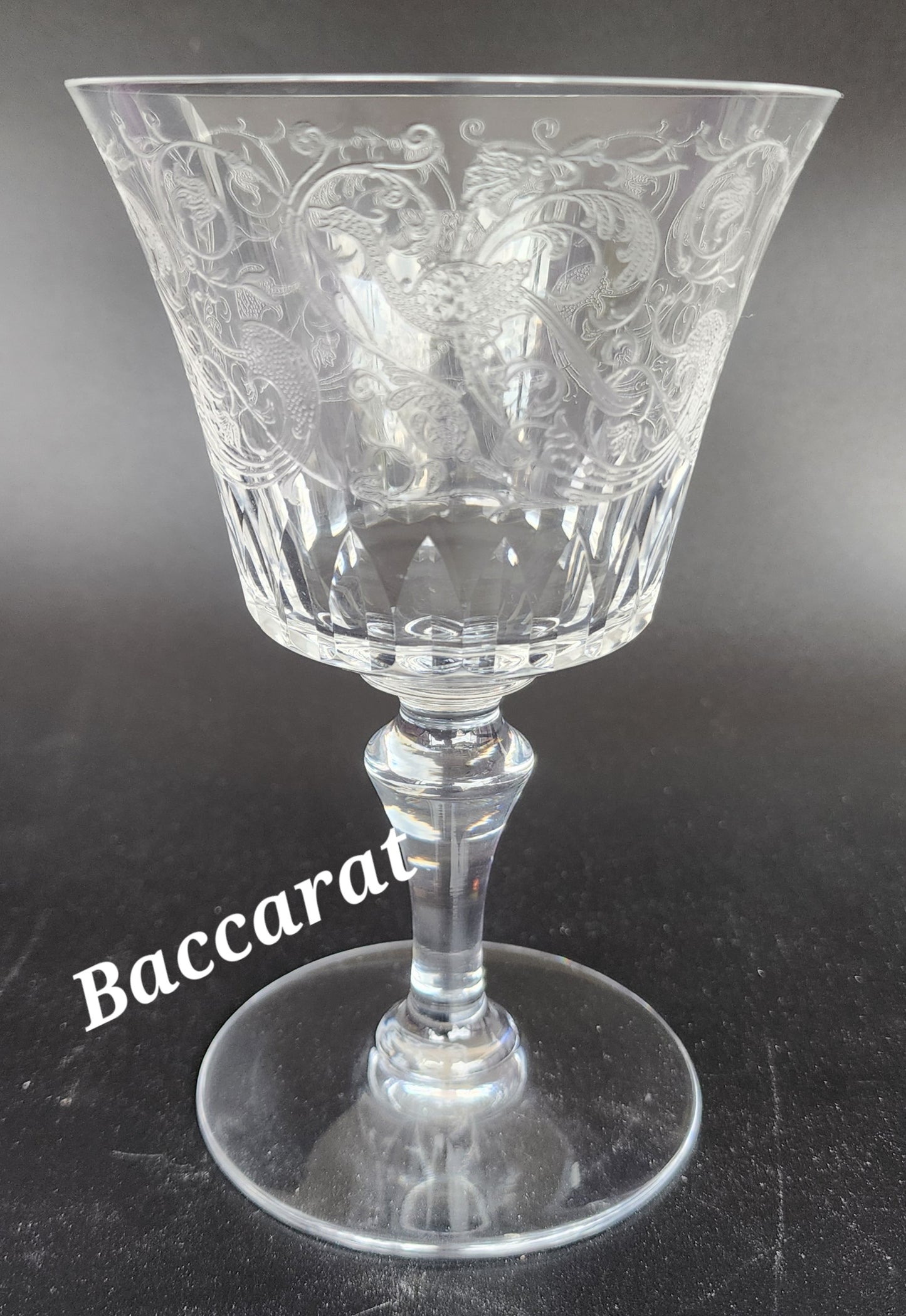 Cut glass and etched goblet Parme Baccarat SIGNED