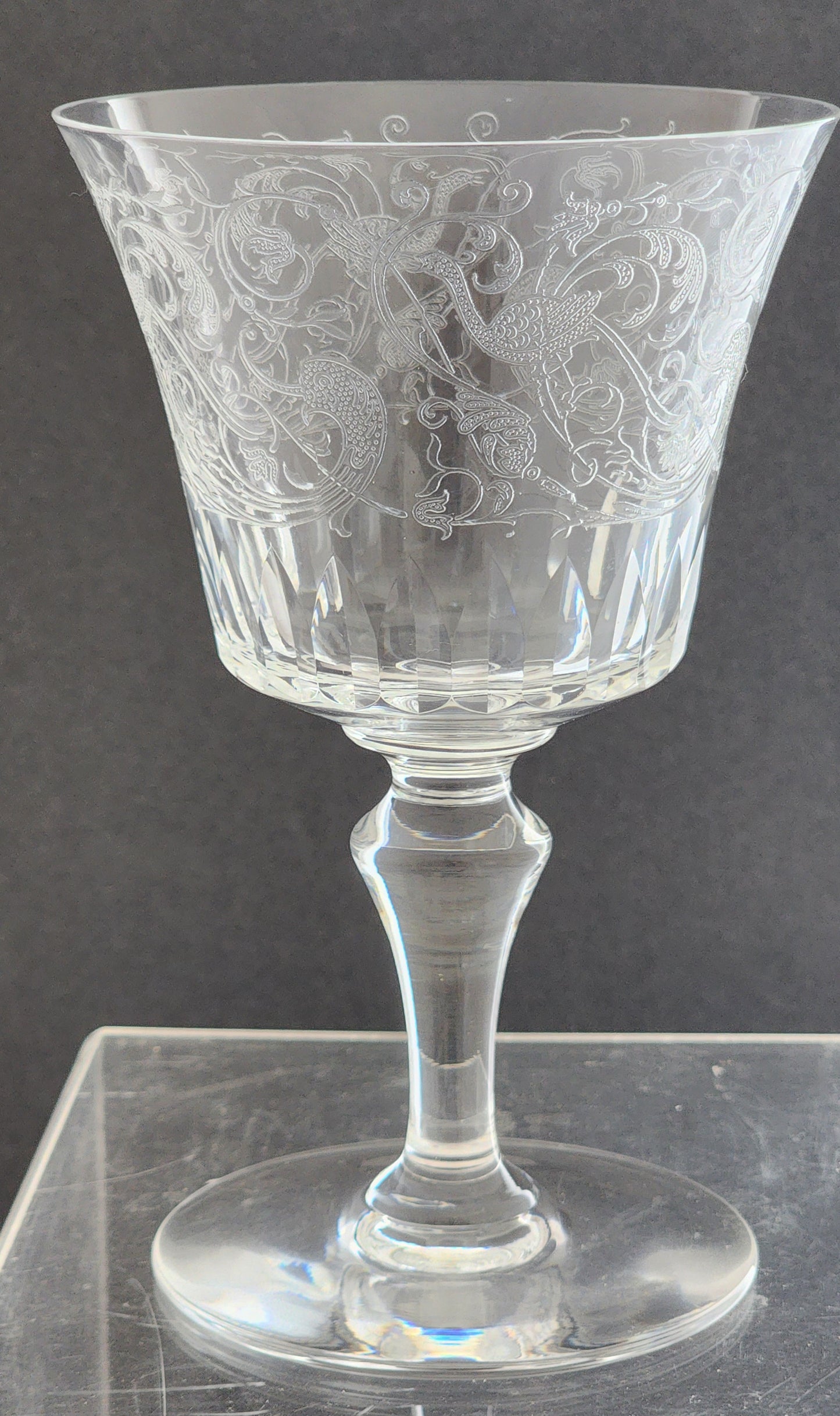 Cut glass and etched goblet Parme Baccarat SIGNED