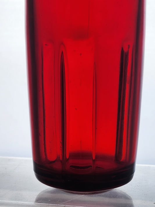 Red glass vase 3 groves