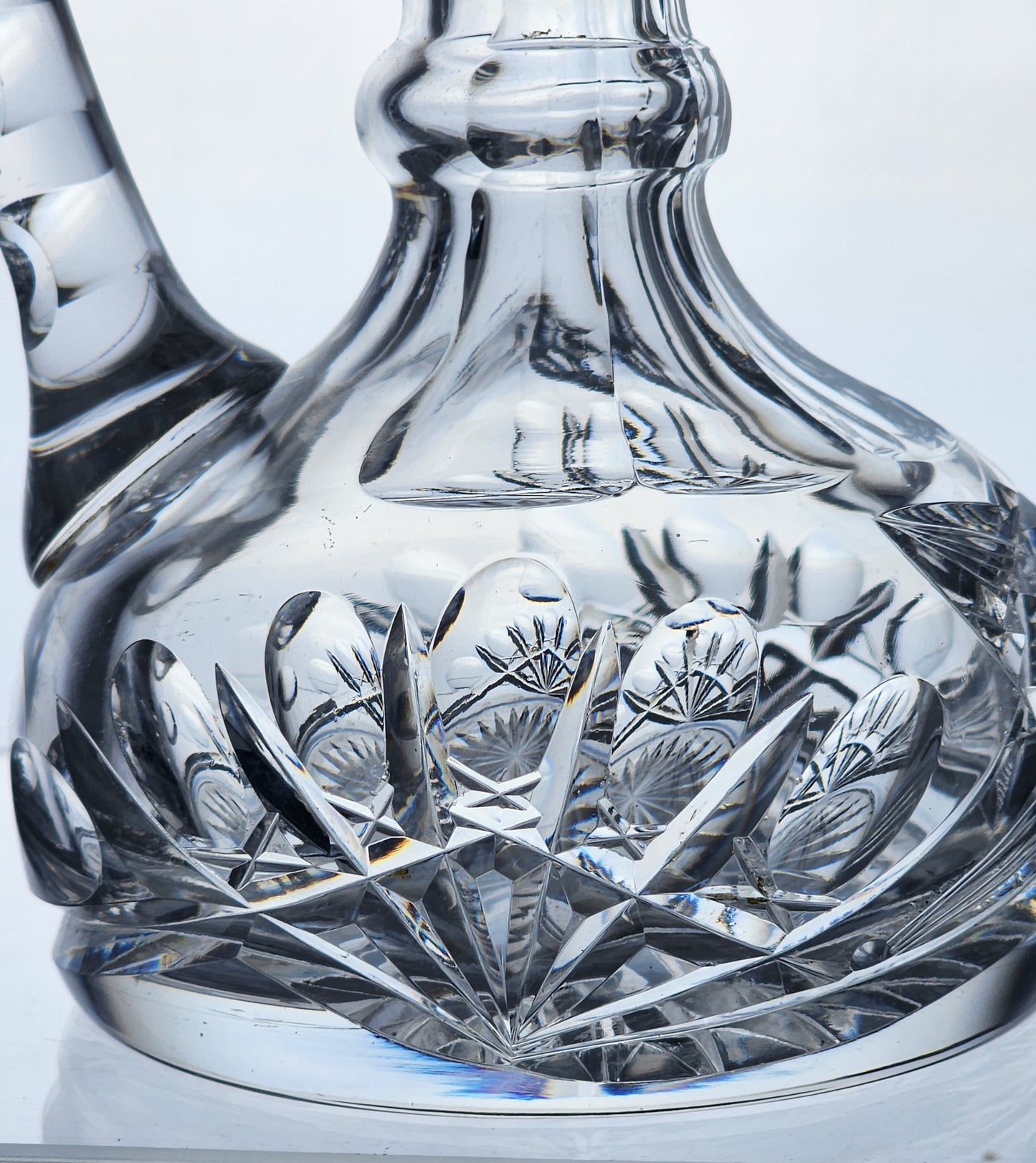 Cut glass abp Antique handled cruid