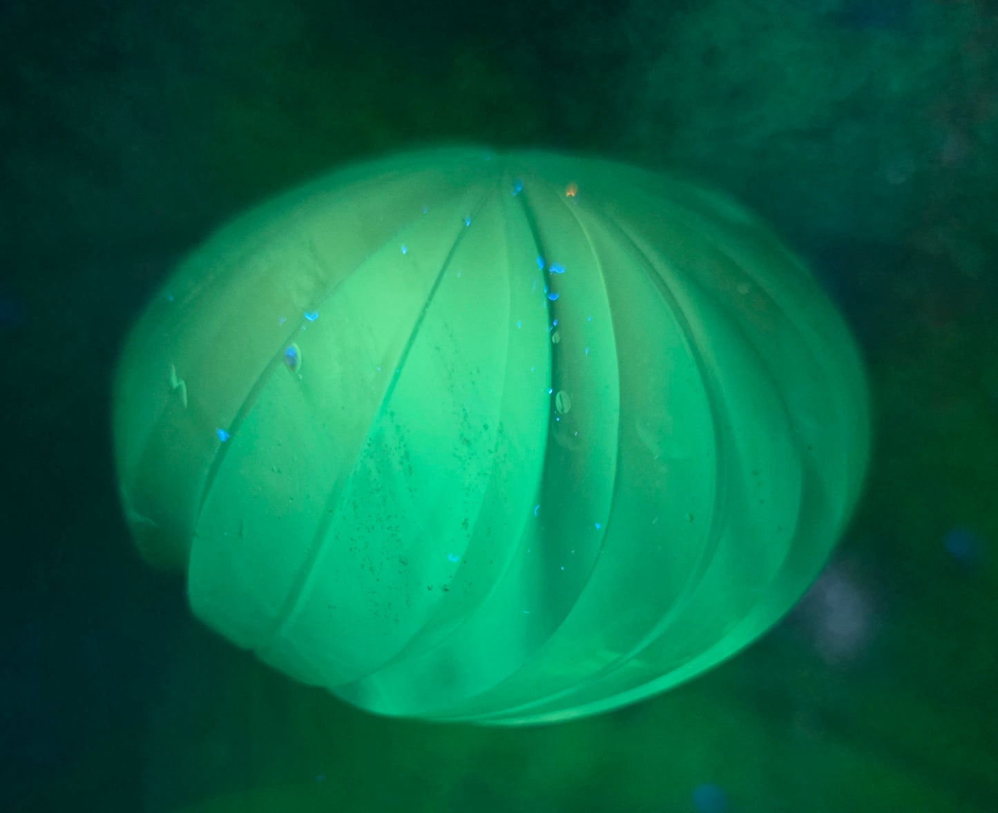 Hand crafted art glass paperweight from L.E. Smith