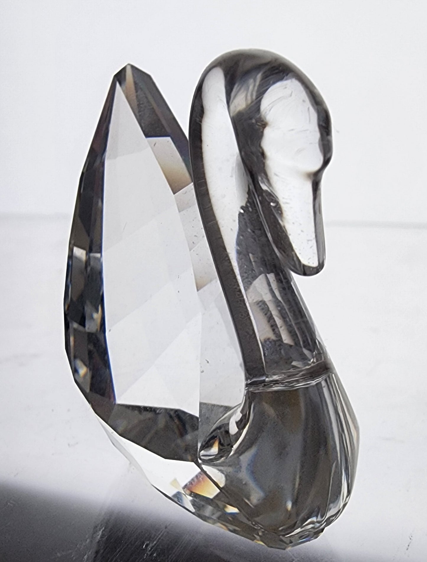 Swarovski crystal swan figurine DWH005