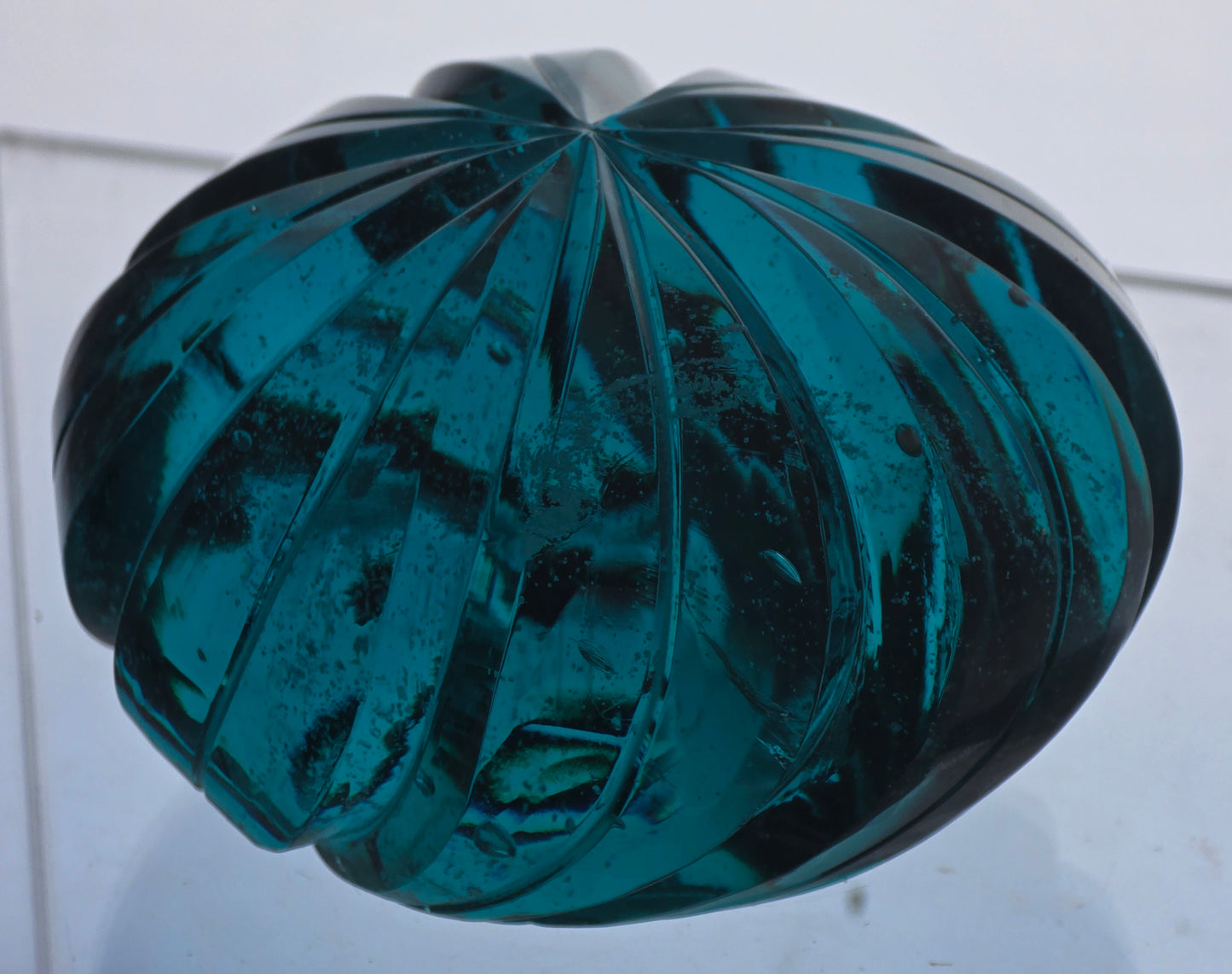 Hand crafted art glass paperweight from L.E. Smith