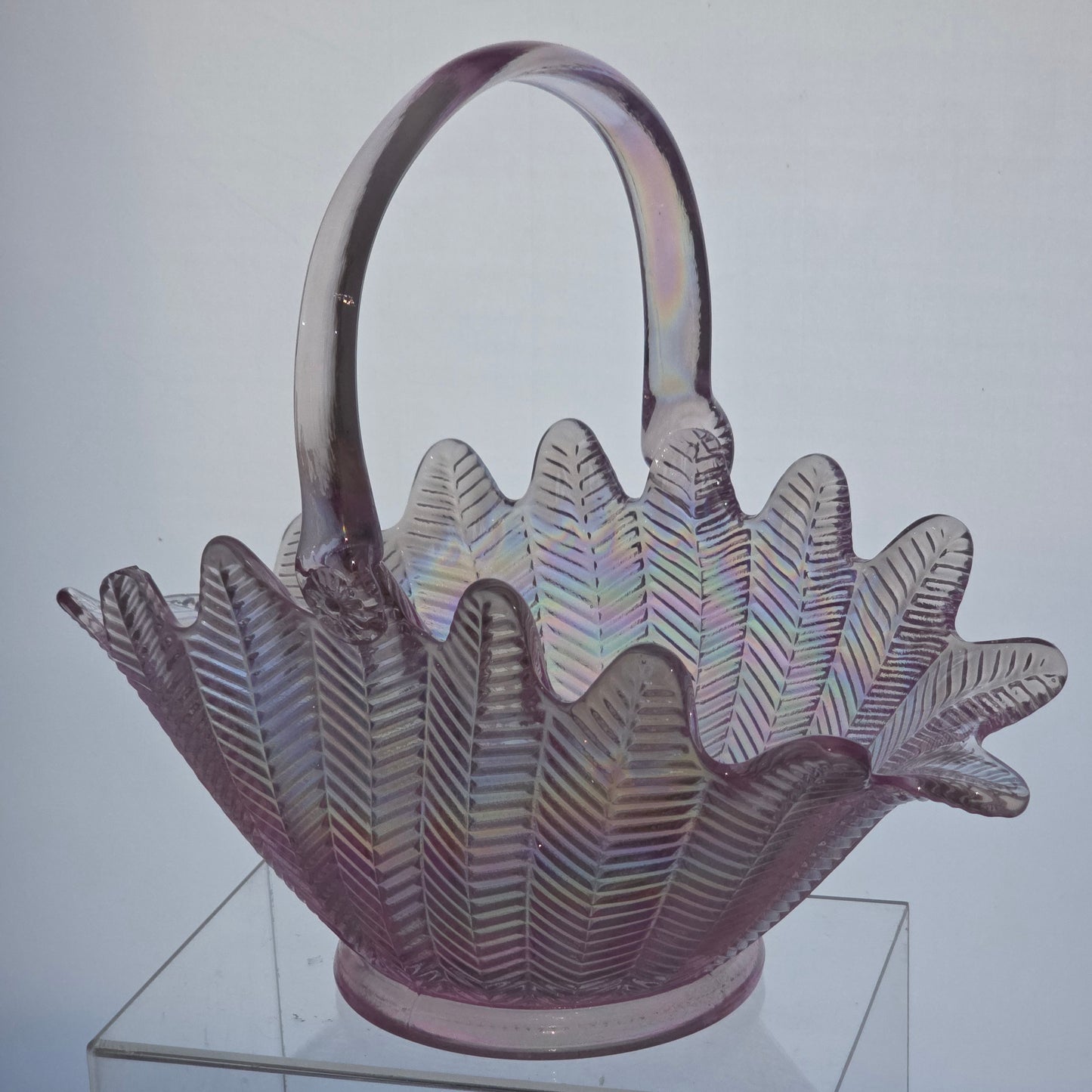 L.E Smith Glass scoloped edge pink iridescent basket