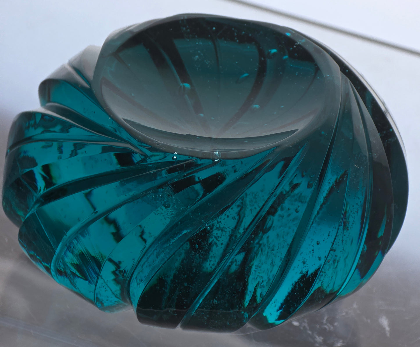 Hand crafted art glass paperweight from L.E. Smith