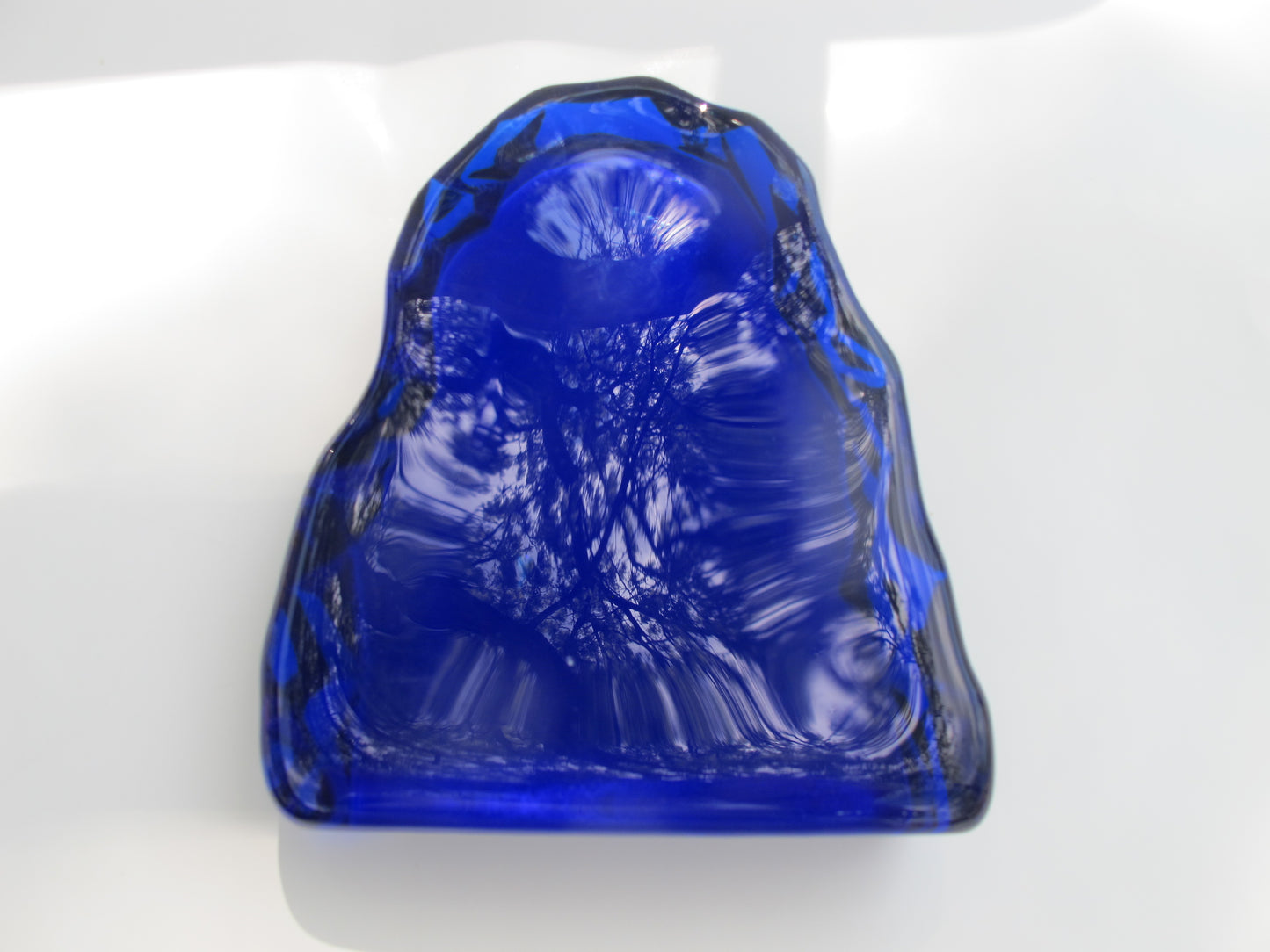 L.E Smith Glass cobalt Blue iceberg paperweight tall